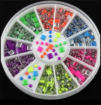 6 цвята Микс неонови цветове кръгли Квадратни нитове за нокти 3D Дизайн на Маникюр Метални Нитове за нокти Декорация за нокти Гума-2 мм/3 мм