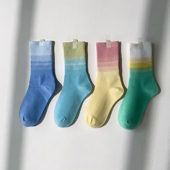 Памучни Чорапи Рейнбоу цветове, Индивидуални Кавайные Чорапи със Средна дължина, дамски Корейската Версия, Японски Модни Интересни Чорапи