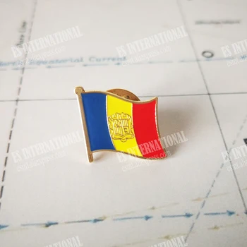 Андора Национален Флаг Crystal Епоксидни Метална Емайл Икона Брошка Колекция Сувенири, Подаръци Отличителни Игли Аксесоари Размер1.6*1.9 см