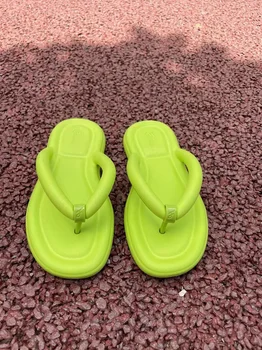 2022 нов цвят на летния сезон Плажни обувки с мека подметка за почивка дамски чехли
